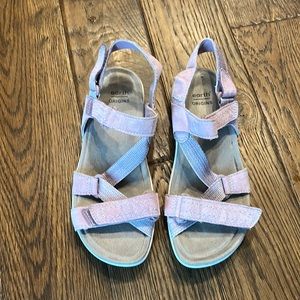 Earth Origins lavender/ Lilac color sandals leather and fabric upper siz…